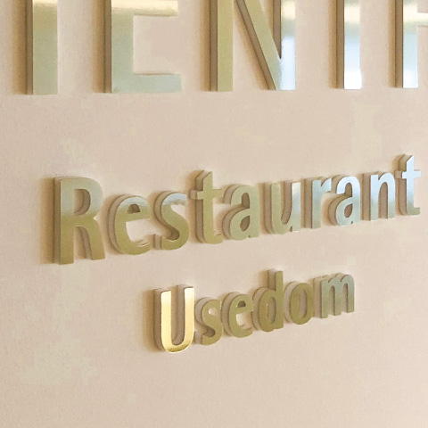 Wandbeschriftung mit Profilbuchstaben